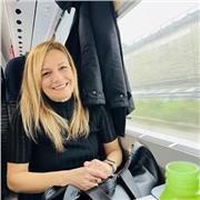 Laureata in lingue offre lezioni di francese e inglese